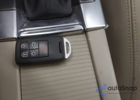 2016 Volvo Xc60 T6 z USA, uszkodzony, nr VIN YV4902RK6G2811028